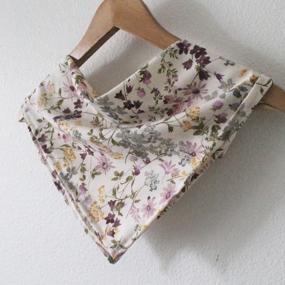 NWT Handmade Floral 18” x 18” Scarf L1043 - Picture 4 of 10